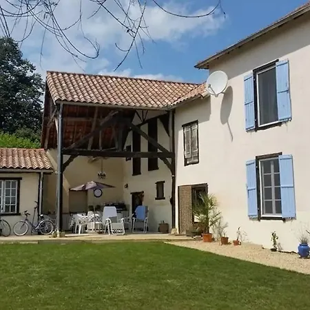 Chez Janne Bed & Breakfast 3*